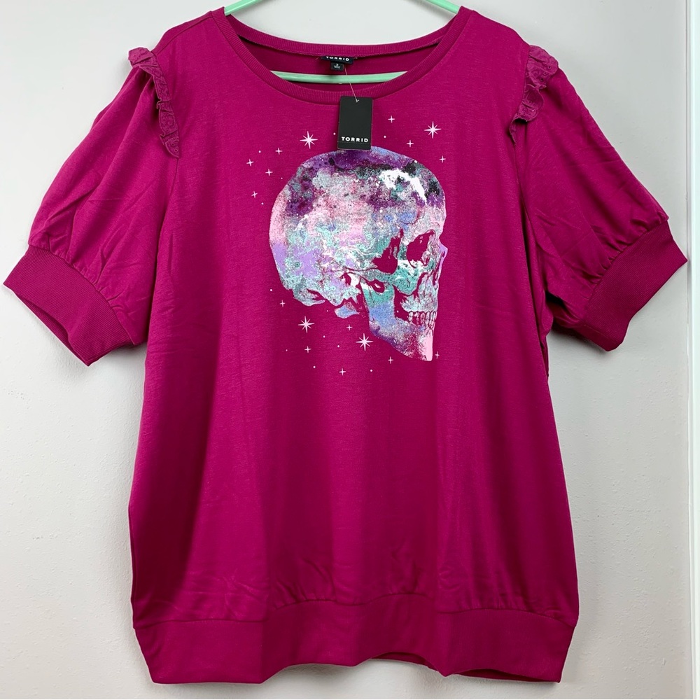 NWT Torrid 1X Skull Graphic Short Sleeve Sweater Ruffle Gothic Boho Rock Stars
